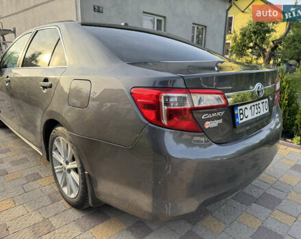 Серый Тойота Камри, объемом двигателя 2.49 л и пробегом 290 тыс. км за 9500 $, фото 4 на Automoto.ua