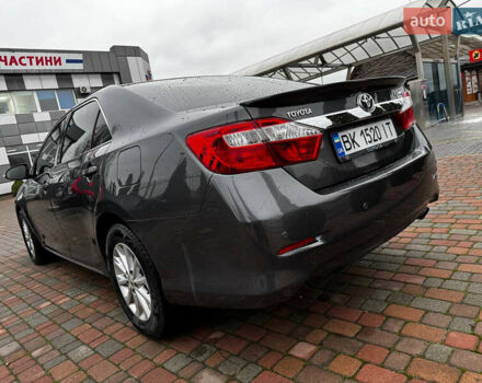 Сірий Тойота Камрі, об'ємом двигуна 2.49 л та пробігом 253 тис. км за 10799 $, фото 6 на Automoto.ua