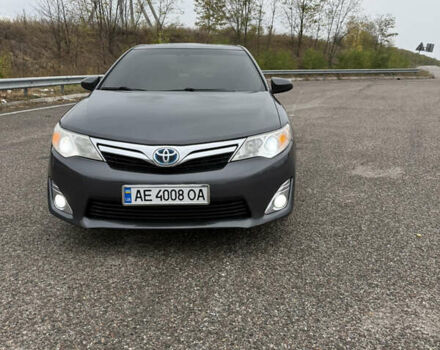 Серый Тойота Камри, объемом двигателя 2.49 л и пробегом 333 тыс. км за 11500 $, фото 1 на Automoto.ua