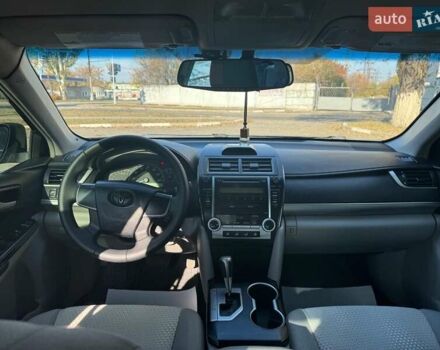 Серый Тойота Камри, объемом двигателя 2.5 л и пробегом 323 тыс. км за 9990 $, фото 14 на Automoto.ua