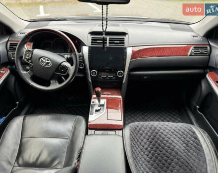 Сірий Тойота Камрі, об'ємом двигуна 2.49 л та пробігом 215 тис. км за 15000 $, фото 17 на Automoto.ua