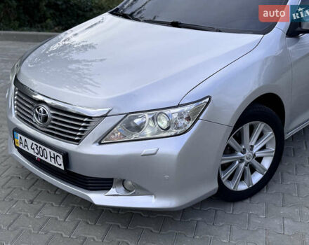 Тойота Камри 2012 в Киеве на Automoto.ua Серый Тойота Камри, объемом двигателя 2.49 л и пробегом 198 тыс. км за 15490 $, фото 3 на Automoto.ua