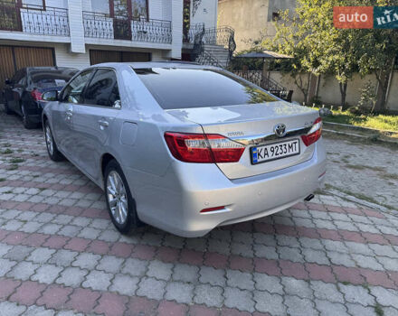 Серый Тойота Камри, объемом двигателя 2.49 л и пробегом 220 тыс. км за 12799 $, фото 2 на Automoto.ua