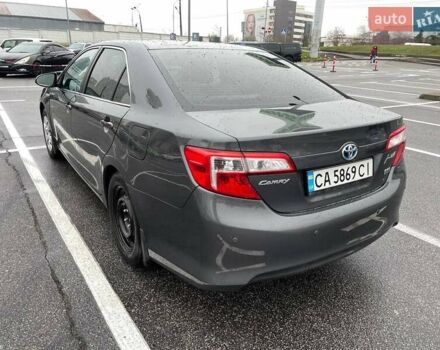 Серый Тойота Камри, объемом двигателя 2.49 л и пробегом 194 тыс. км за 11000 $, фото 9 на Automoto.ua