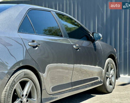 Сірий Тойота Камрі, об'ємом двигуна 2.49 л та пробігом 252 тис. км за 9800 $, фото 13 на Automoto.ua