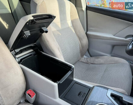 Серый Тойота Камри, объемом двигателя 2.49 л и пробегом 290 тыс. км за 9500 $, фото 14 на Automoto.ua