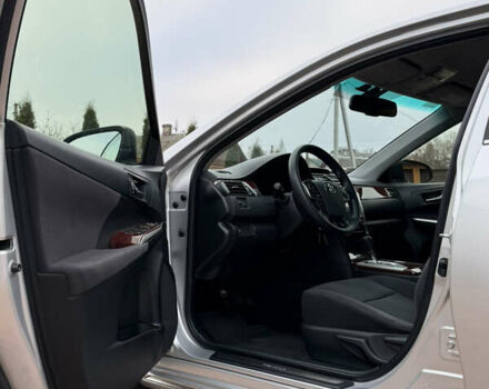 Сірий Тойота Камрі, об'ємом двигуна 2.5 л та пробігом 232 тис. км за 12800 $, фото 24 на Automoto.ua