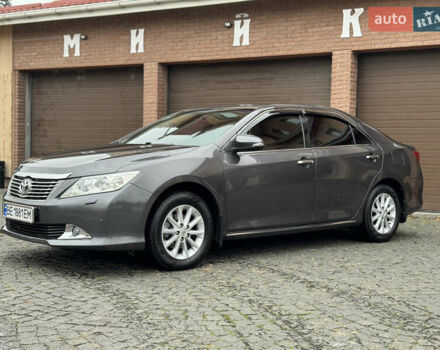 Сірий Тойота Камрі, об'ємом двигуна 2.49 л та пробігом 215 тис. км за 15000 $, фото 2 на Automoto.ua