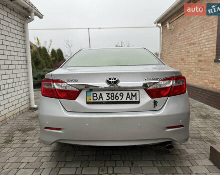 Серый Тойота Камри, объемом двигателя 2.5 л и пробегом 220 тыс. км за 12900 $, фото 12 на Automoto.ua