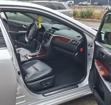 Серый Тойота Камри, объемом двигателя 2.49 л и пробегом 183 тыс. км за 14000 $, фото 18 на Automoto.ua