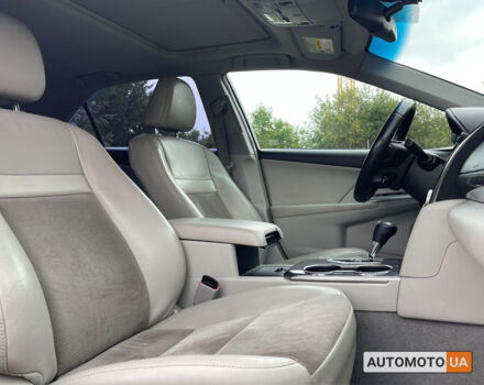 Серый Тойота Камри, объемом двигателя 2.5 л и пробегом 252 тыс. км за 12200 $, фото 7 на Automoto.ua