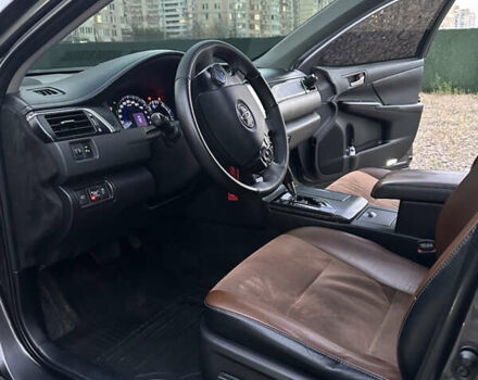 Сірий Тойота Камрі, об'ємом двигуна 2.49 л та пробігом 220 тис. км за 11500 $, фото 9 на Automoto.ua