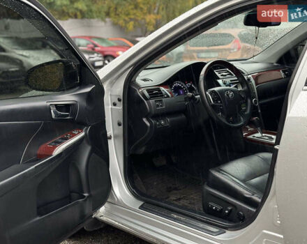 Серый Тойота Камри, объемом двигателя 2.5 л и пробегом 213 тыс. км за 14490 $, фото 16 на Automoto.ua