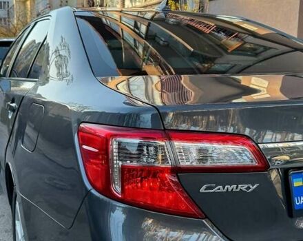 Серый Тойота Камри, объемом двигателя 2.49 л и пробегом 229 тыс. км за 12800 $, фото 14 на Automoto.ua