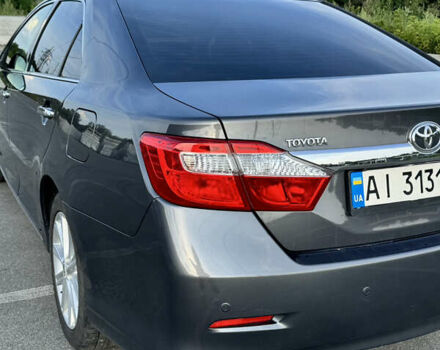 Серый Тойота Камри, объемом двигателя 2.49 л и пробегом 240 тыс. км за 12900 $, фото 11 на Automoto.ua