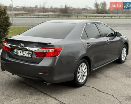 Серый Тойота Камри, объемом двигателя 2.5 л и пробегом 198 тыс. км за 13999 $, фото 6 на Automoto.ua