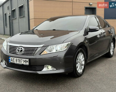 Серый Тойота Камри, объемом двигателя 2.5 л и пробегом 198 тыс. км за 13999 $, фото 1 на Automoto.ua