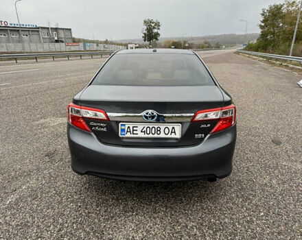 Серый Тойота Камри, объемом двигателя 2.49 л и пробегом 333 тыс. км за 11500 $, фото 5 на Automoto.ua