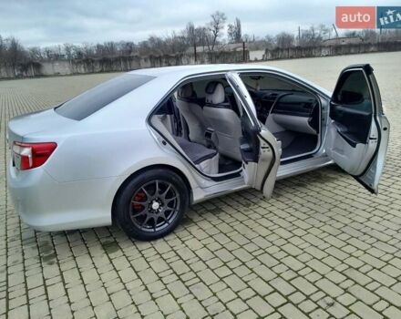 Сірий Тойота Камрі, об'ємом двигуна 2.5 л та пробігом 245 тис. км за 14100 $, фото 15 на Automoto.ua