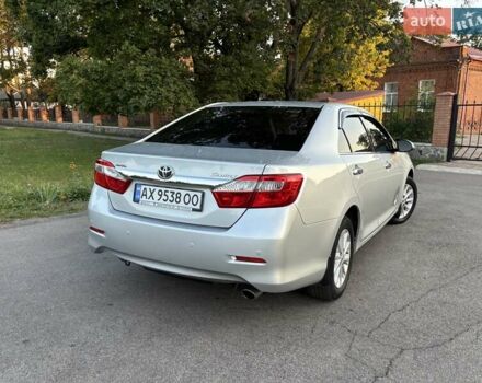 Серый Тойота Камри, объемом двигателя 2.5 л и пробегом 198 тыс. км за 13900 $, фото 3 на Automoto.ua