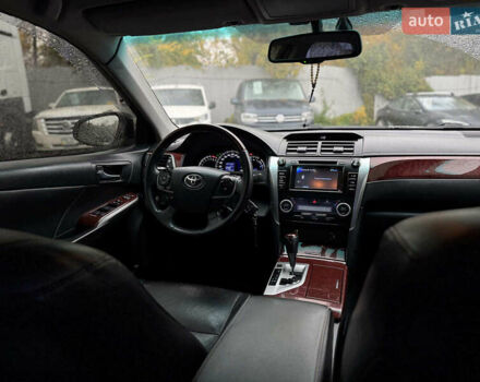 Серый Тойота Камри, объемом двигателя 2.5 л и пробегом 213 тыс. км за 14490 $, фото 41 на Automoto.ua