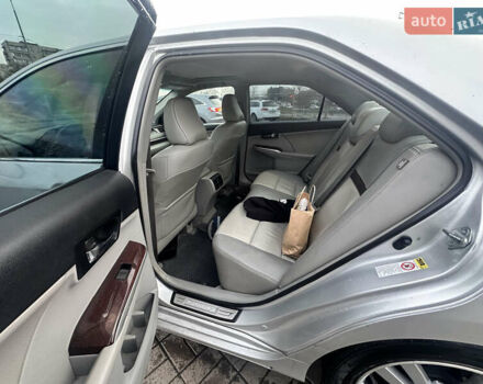 Сірий Тойота Камрі, об'ємом двигуна 2.49 л та пробігом 274 тис. км за 8000 $, фото 12 на Automoto.ua