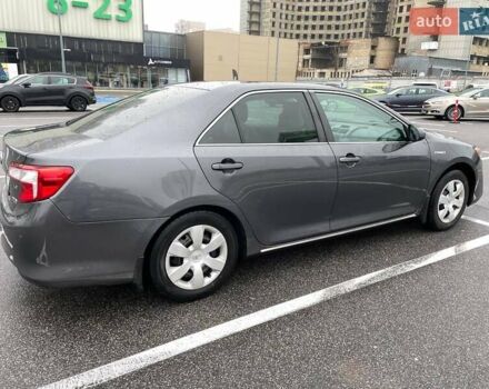 Серый Тойота Камри, объемом двигателя 2.49 л и пробегом 194 тыс. км за 11000 $, фото 5 на Automoto.ua