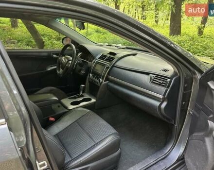 Сірий Тойота Камрі, об'ємом двигуна 2.49 л та пробігом 290 тис. км за 9500 $, фото 2 на Automoto.ua