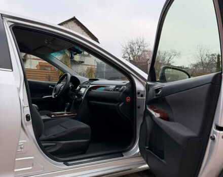 Сірий Тойота Камрі, об'ємом двигуна 2.5 л та пробігом 232 тис. км за 12800 $, фото 28 на Automoto.ua