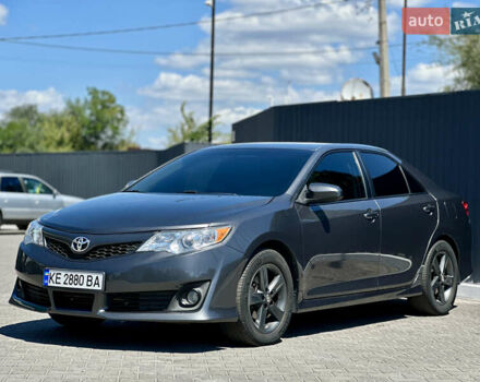 Сірий Тойота Камрі, об'ємом двигуна 2.49 л та пробігом 252 тис. км за 9800 $, фото 1 на Automoto.ua