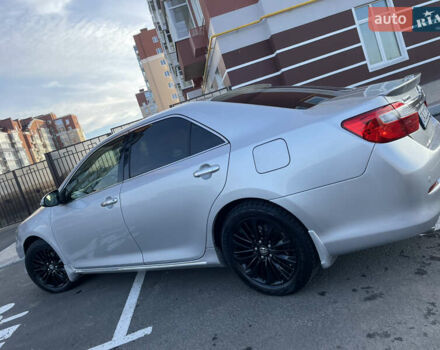 Сірий Тойота Камрі, об'ємом двигуна 3.5 л та пробігом 231 тис. км за 13400 $, фото 15 на Automoto.ua