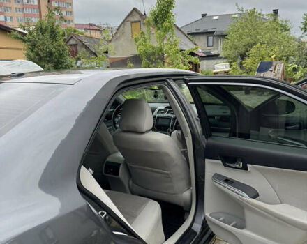 Серый Тойота Камри, объемом двигателя 2.49 л и пробегом 290 тыс. км за 9500 $, фото 53 на Automoto.ua