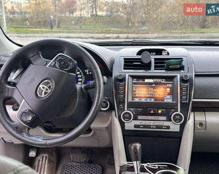 Сірий Тойота Камрі, об'ємом двигуна 2.49 л та пробігом 274 тис. км за 8000 $, фото 16 на Automoto.ua