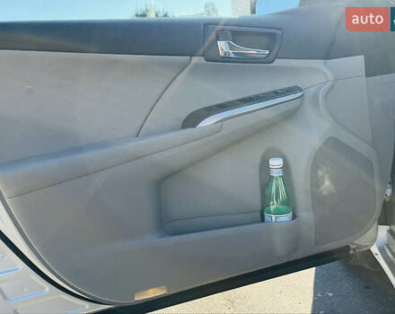 Серый Тойота Камри, объемом двигателя 2.5 л и пробегом 155 тыс. км за 13000 $, фото 14 на Automoto.ua