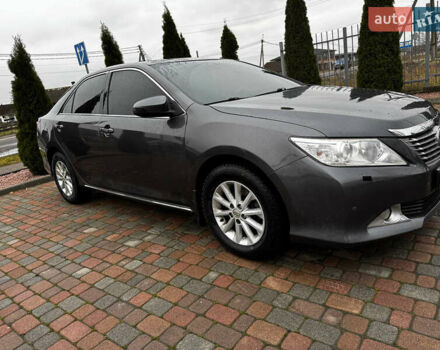 Серый Тойота Камри, объемом двигателя 2.49 л и пробегом 253 тыс. км за 10799 $, фото 3 на Automoto.ua