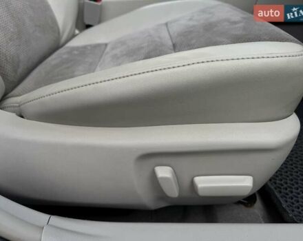 Сірий Тойота Камрі, об'ємом двигуна 2.5 л та пробігом 138 тис. км за 11950 $, фото 30 на Automoto.ua