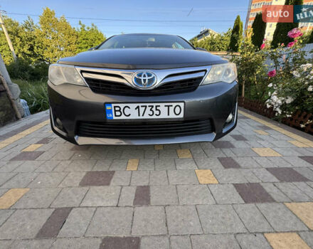 Серый Тойота Камри, объемом двигателя 2.49 л и пробегом 290 тыс. км за 9500 $, фото 28 на Automoto.ua