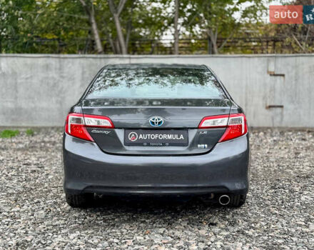 Серый Тойота Камри, объемом двигателя 2.49 л и пробегом 268 тыс. км за 11490 $, фото 4 на Automoto.ua