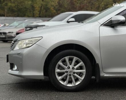 Серый Тойота Камри, объемом двигателя 2.5 л и пробегом 213 тыс. км за 14490 $, фото 4 на Automoto.ua