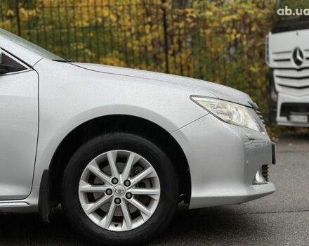 Серый Тойота Камри, объемом двигателя 2.5 л и пробегом 213 тыс. км за 14490 $, фото 14 на Automoto.ua