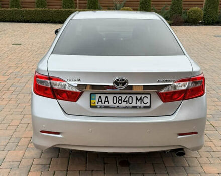 Сірий Тойота Камрі, об'ємом двигуна 2.5 л та пробігом 232 тис. км за 12800 $, фото 5 на Automoto.ua