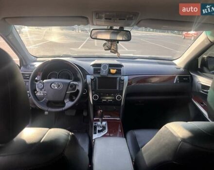 Серый Тойота Камри, объемом двигателя 2.5 л и пробегом 175 тыс. км за 16500 $, фото 9 на Automoto.ua
