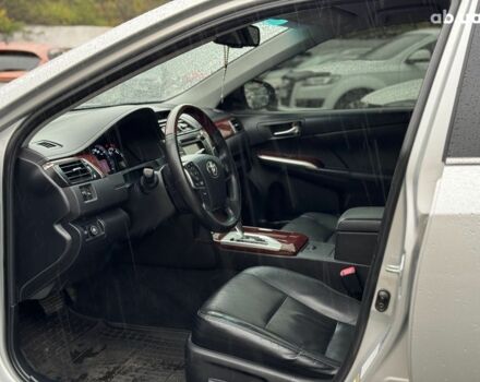 Серый Тойота Камри, объемом двигателя 2.5 л и пробегом 213 тыс. км за 14490 $, фото 16 на Automoto.ua