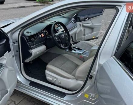 Серый Тойота Камри, объемом двигателя 2.49 л и пробегом 290 тыс. км за 11400 $, фото 13 на Automoto.ua