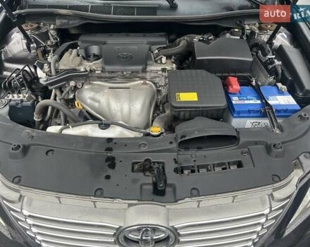 Серый Тойота Камри, объемом двигателя 2.5 л и пробегом 188 тыс. км за 15800 $, фото 5 на Automoto.ua