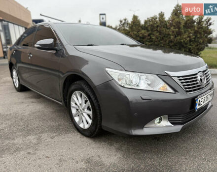 Серый Тойота Камри, объемом двигателя 2.5 л и пробегом 198 тыс. км за 13999 $, фото 7 на Automoto.ua