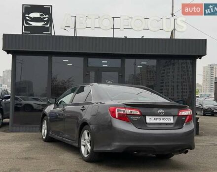 Сірий Тойота Камрі, об'ємом двигуна 2.49 л та пробігом 316 тис. км за 11790 $, фото 4 на Automoto.ua