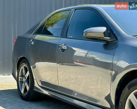 Сірий Тойота Камрі, об'ємом двигуна 2.49 л та пробігом 252 тис. км за 9800 $, фото 6 на Automoto.ua