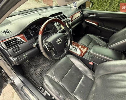 Серый Тойота Камри, объемом двигателя 2.49 л и пробегом 252 тыс. км за 11499 $, фото 8 на Automoto.ua