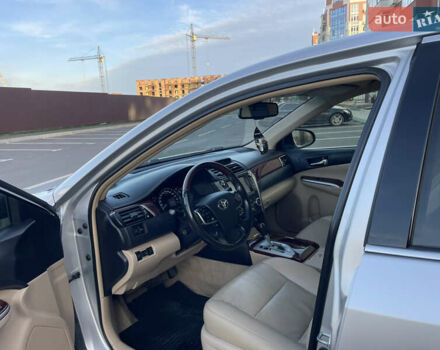 Сірий Тойота Камрі, об'ємом двигуна 3.5 л та пробігом 230 тис. км за 13700 $, фото 31 на Automoto.ua